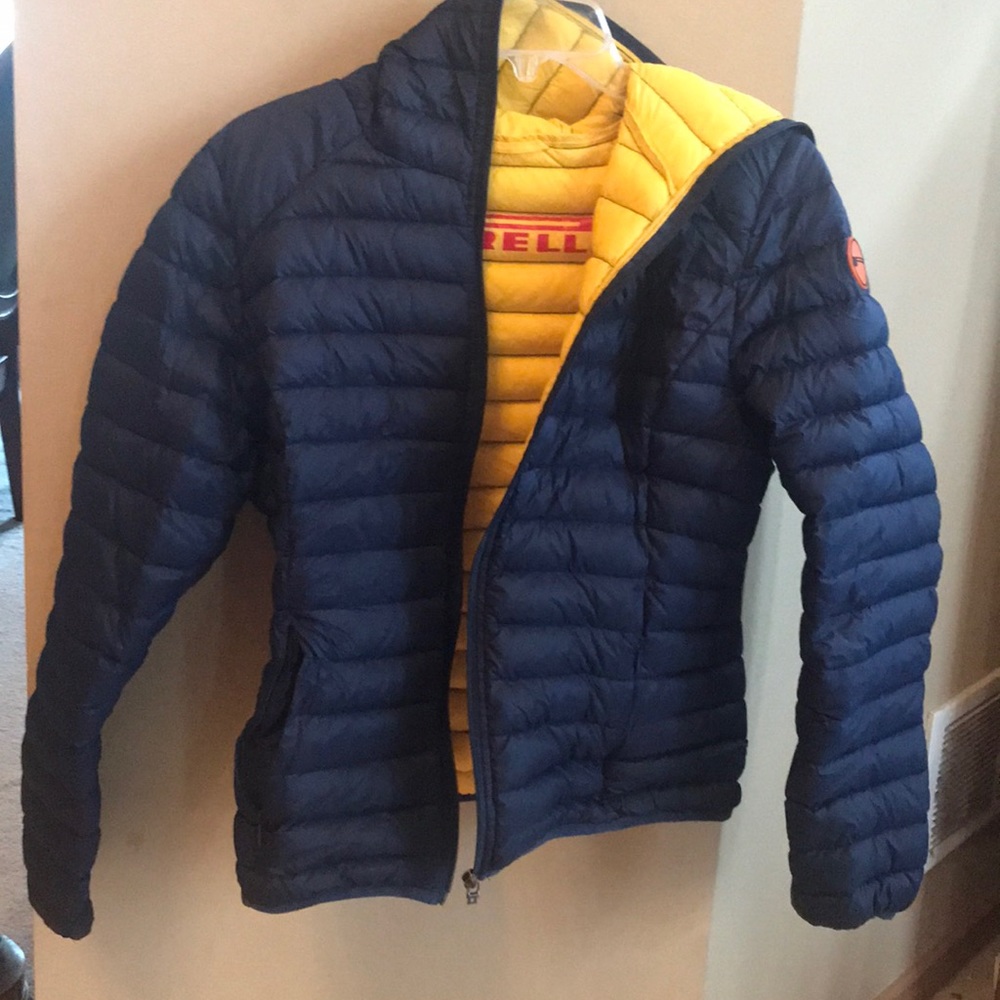 women’s light wieght puffy jacket